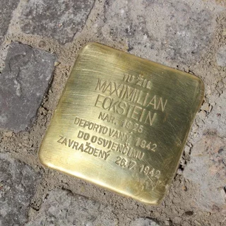 „KAMEŇ ZMIZNUTÝCH“ V TOPOĽČANOCH