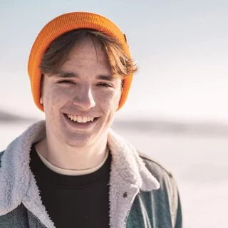 DEBATKY - Tomáš Dostál