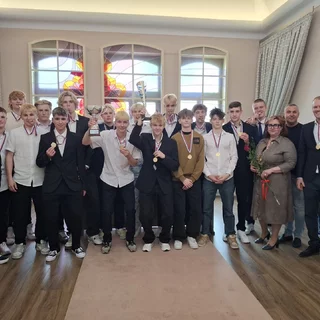 HOKEJISTI HC TOPOĽČANY NA RADNICI