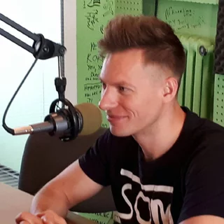 HOSŤ - Thomas Puskailer