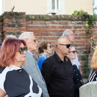 NEZABUDNITÍ SUSEDIA