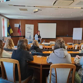 OBČIANSKA NÁUKA PRE ŽIAKOV NA RADNICI