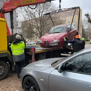 ODSTRAŇOVANIE AUTOVRAKOV V TOPOĽČANOCH