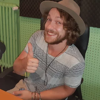 ROZHOVOR so spevákom Petrom Juhásom
