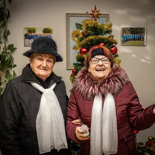 SPEVÁCKA SKUPINA SLNEČNICA SPIEVA KOLEDY