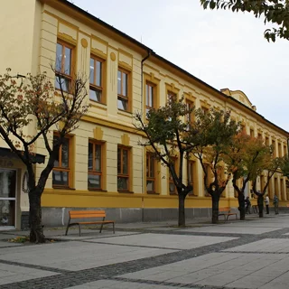 ZŠ HOLLÉHO OSLÁVILA 122 ROKOV